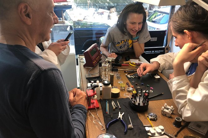 À Maurice Watch Workshop in Zurich - Who should book this Zurich experience?