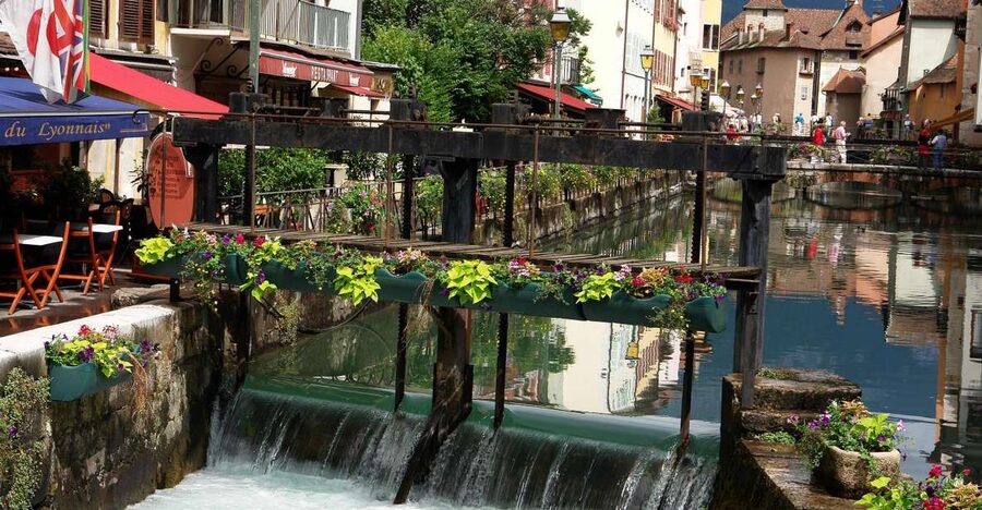Annecy Private Guided Tour from Geneva - The Palais de l’Isle and Annecy Castle