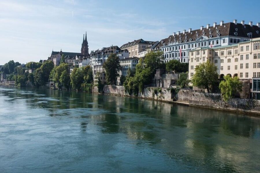 Basel: Private custom tour with a local guide - Your pickup and first conversation