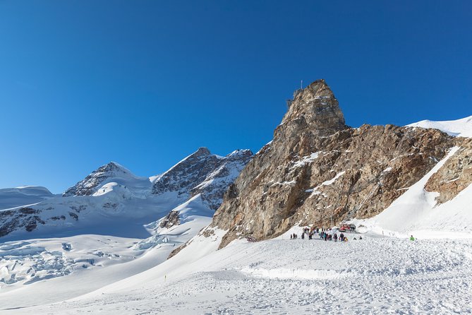 Beginners Ski Day Trip to Jungfrau Ski Region from Zurich - Why the group size matters