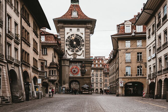 Bern Private Walking Tour with a Local - Starting at Bernabrunnen on Bundesgasse