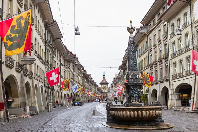 Bern Scavenger Hunt and Highlights Self Guided Audio Tour - Bern’s old town and the Zytglogge