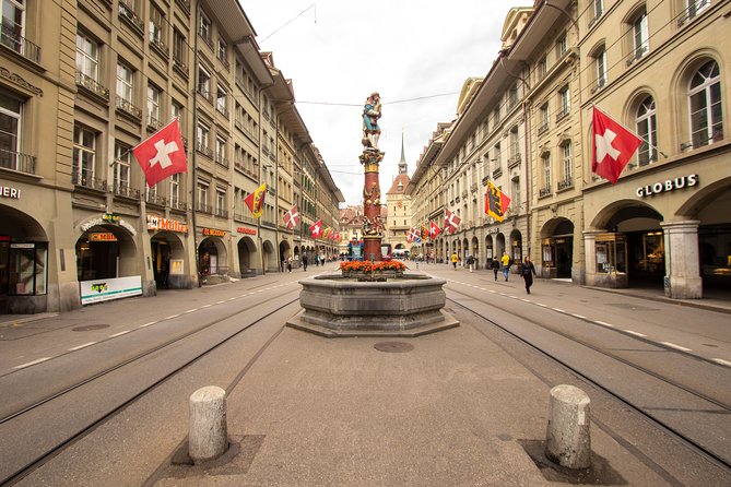 Best Intro to Bern in 2 hours with a Local - Finishing at the Bear Pit and Bern Münster