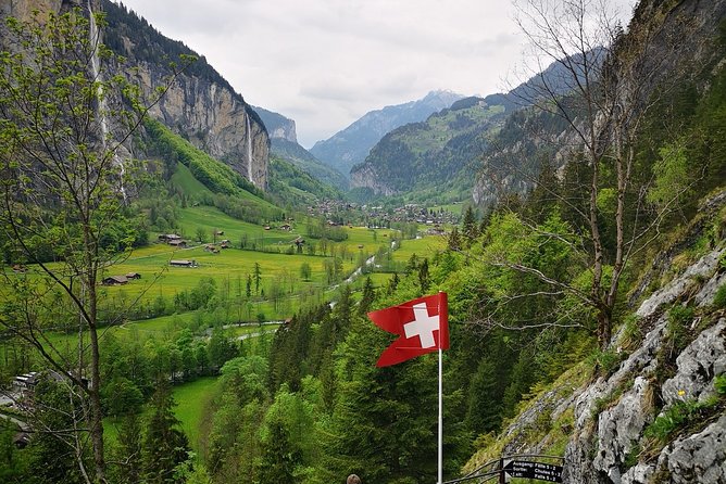Best of Bernese Oberland Tour from Interlaken - Giessbach Falls combines water, lunch, and Lake Brienz