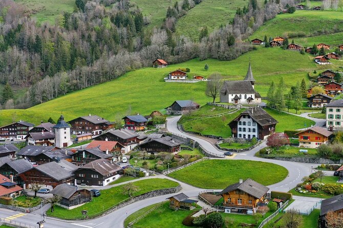 Breathtaking Private Hike with a Local Swiss Expert (1 day trip) - Bernese Oberland brings classic Alpine scenery