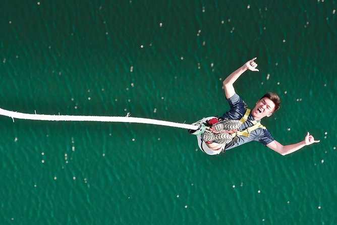 Bungy Jump Stockhorn with OUTDOOR - The gondola ride to Chrindi middle station