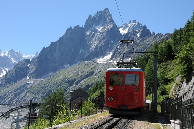 Chamonix & Mont Blanc Panoramic Sky-Glass Bus Guided Day Trip - How the guides shape the day