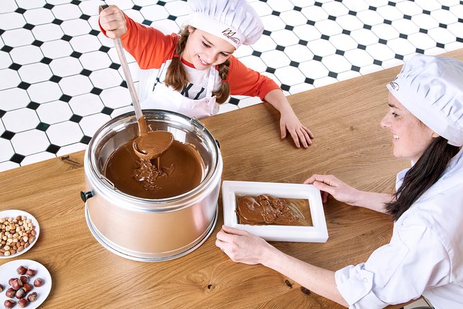 Chocolate factory Individual experience tour - Live production from Tuesday through Friday