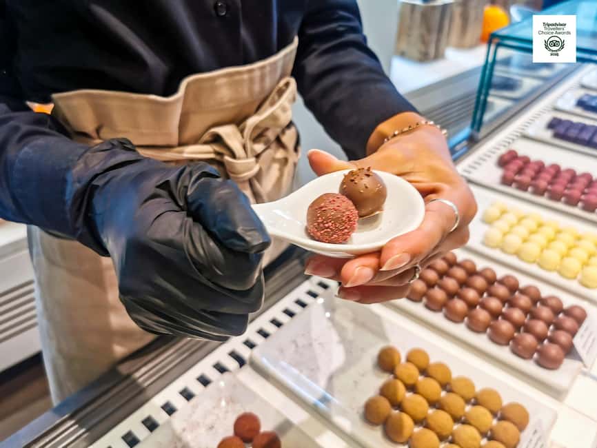 Chocolate Flavors Walking Tour of Geneva - Old Town stories between the chocolate stops