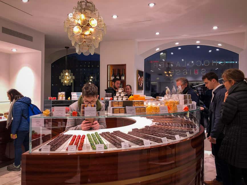 Chocolate Flavors Walking Tour of Geneva - The boat ride changes the rhythm