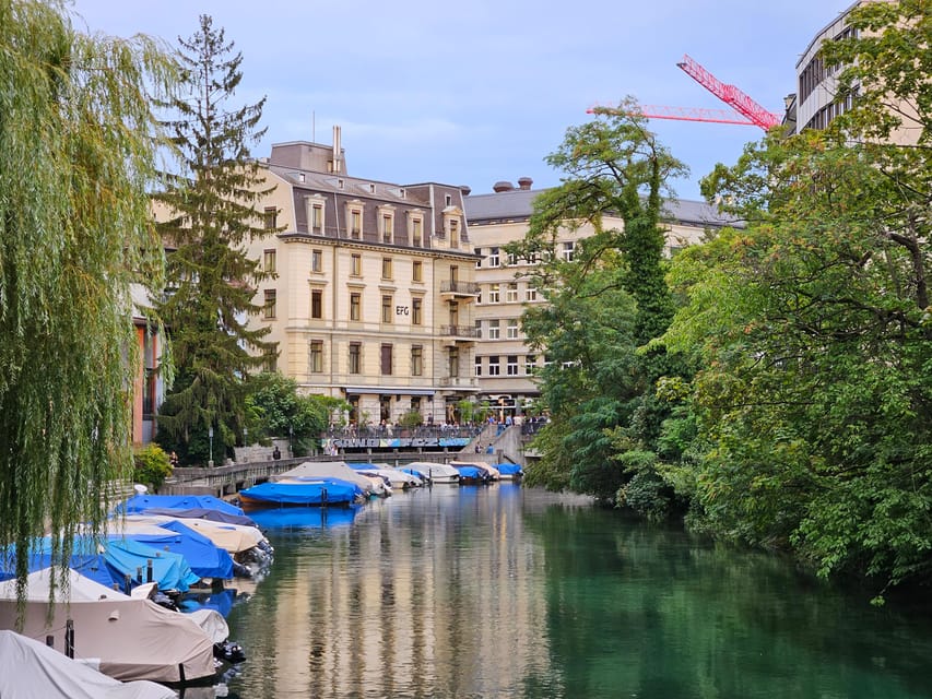 City tour historic old town Zurich - Niederdorf and Oberdorf reveal Zurich’s odd little stories