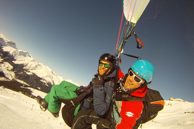 Davos Absolutely Free Flying Paragliding Tandem Flight 1'000 Meters High - Landing near the original meeting point