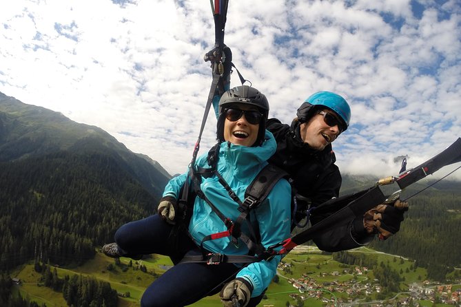 Davos Absolutely Free Flying Paragliding Tandem Flight 1'000 Meters High - Preparing the glider above Davos