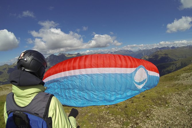 Davos Paragliding Private Tandem Pilot Half Day - From Davos Platz station to the launch site