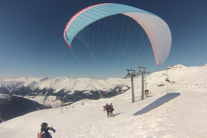 Davos Paragliding Private Tandem Pilot Half Day - The best seasons and clothing choices