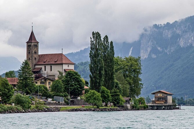 Day trip to Swiss Villages from Zurich - Small Group Tour by Car - Lauterbrunnen’s waterfalls in a short visit