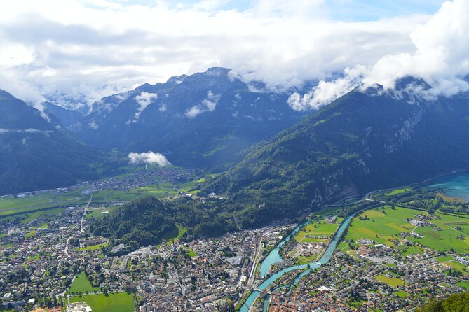 Daytrip to Swiss Villages: Interlaken Grindelwald & Lauterbrunnen - Time, crowds, and the large-group tradeoff