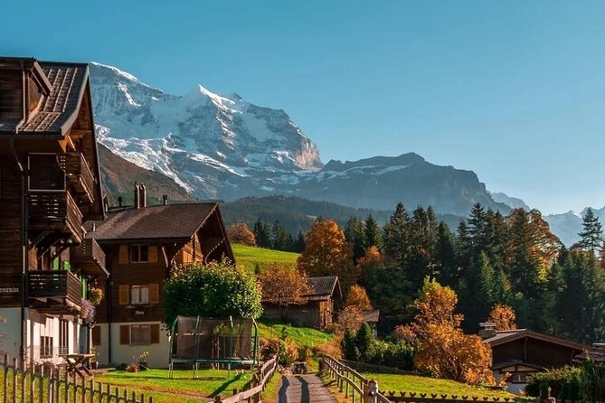 Easy countryside tour in Swiss Alps - kids friendly - The route through farms, homes, and mountain views