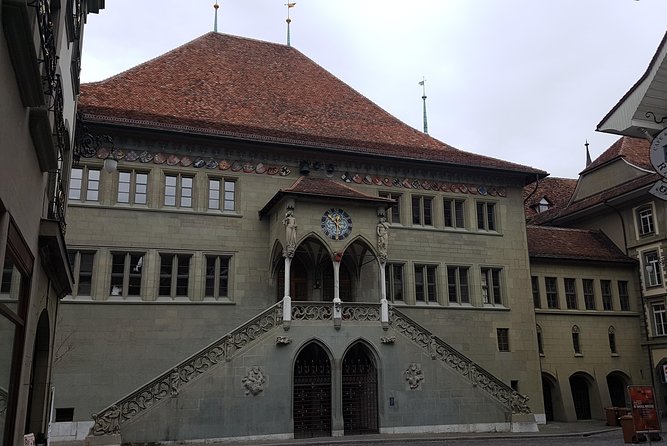 Exploring Bern City: Swiss Capital Private Walking Half-Day Tour - Follow Bern’s medieval center to Rathaus and Zytglogge