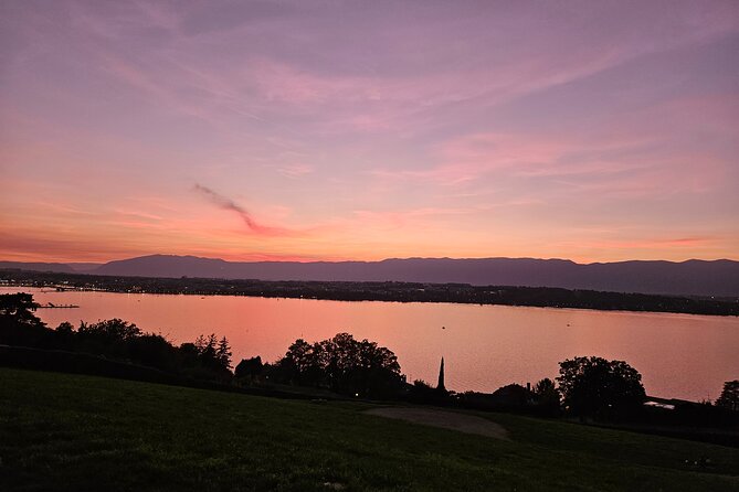 Fondue and wine private Tuk Tuk tour in Geneva - Starting near the lake and city center