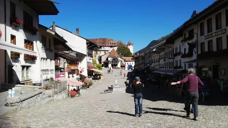 From Geneva: Gruyères Tour with Cheese & Chocolate Factories - One precious hour in medieval Gruyères