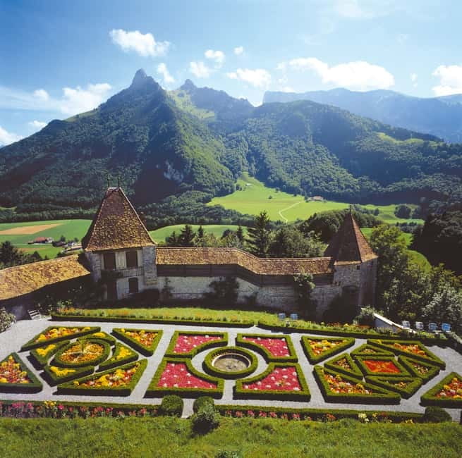 From Geneva: Gruyères Tour with Cheese & Chocolate Factories - Guides can make or break the road time
