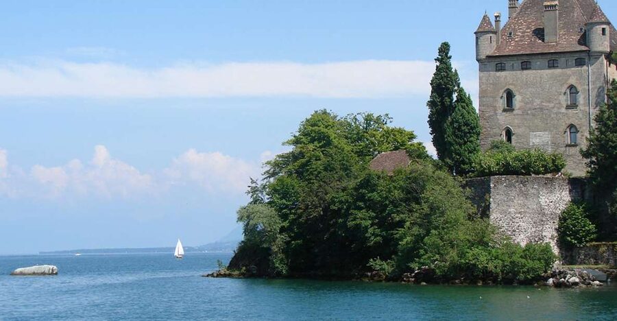 From Geneva: Yvoire medieval village & Lake Geneva Cruise - The drive from Geneva to the fortified village