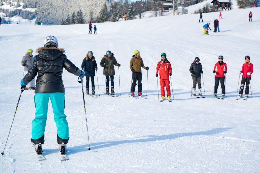 From Interlaken: 8-Hour Skiing in Grindelwald for Beginner's - Learning under the Eiger North Face