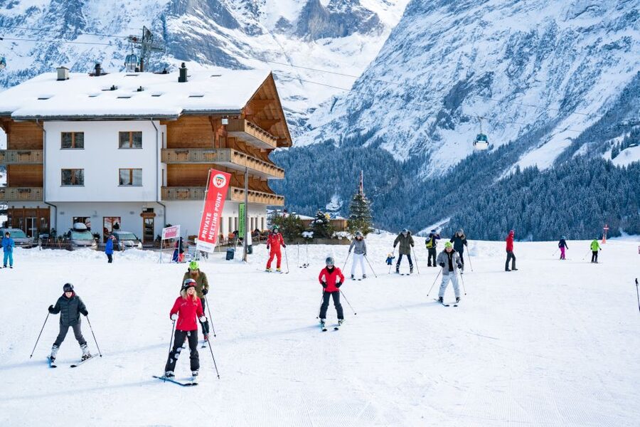 From Interlaken: 8-Hour Skiing in Grindelwald for Beginner's - What the eight hours really include