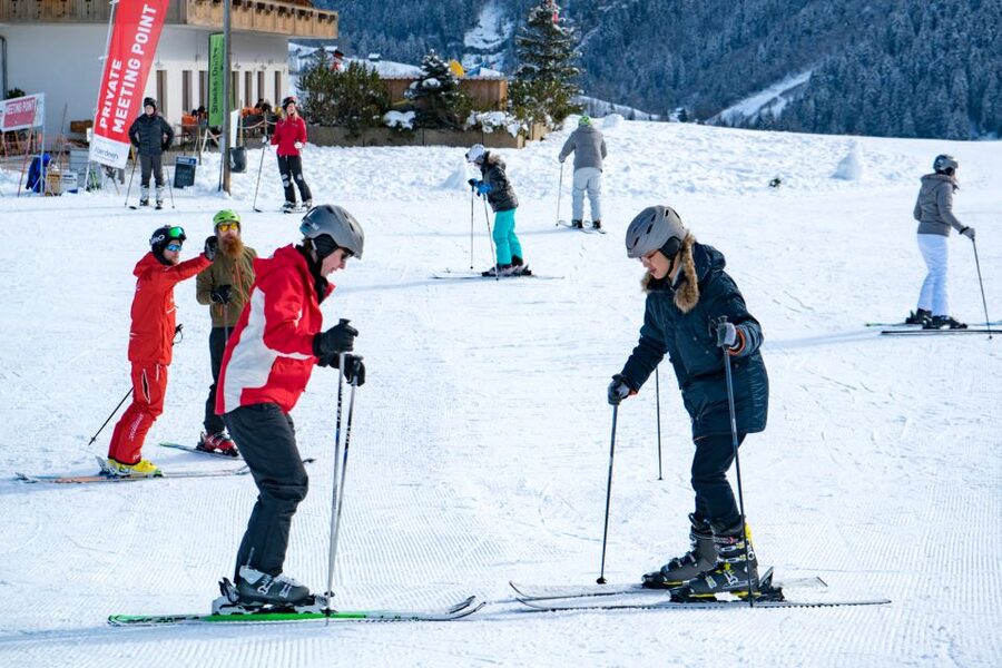 From Interlaken: 8-Hour Skiing in Grindelwald for Beginner's - The $256 price and what you receive