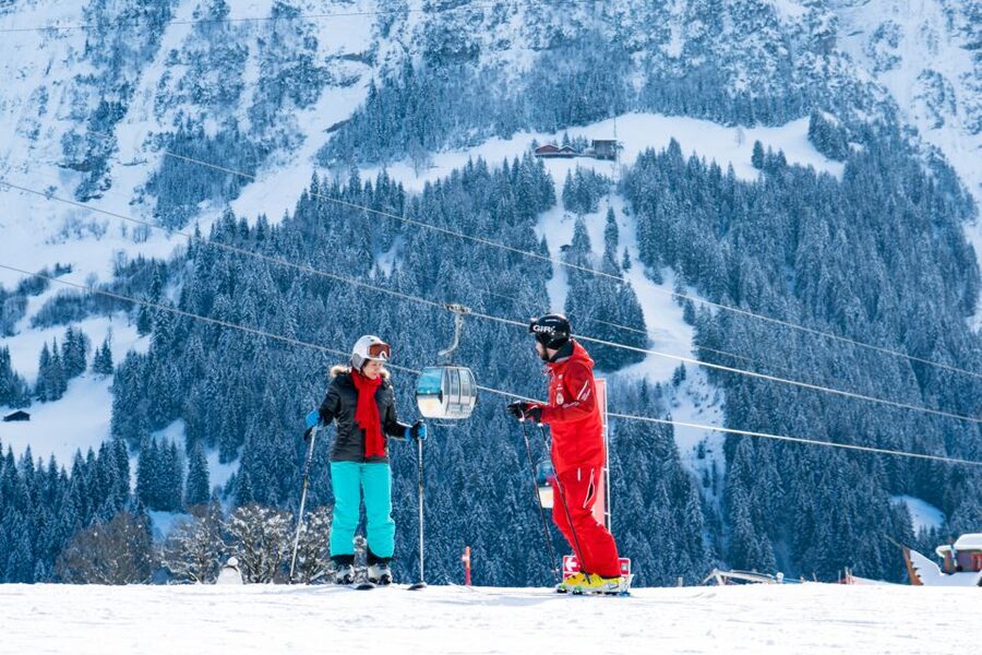 From Interlaken: 8-Hour Skiing in Grindelwald for Beginner's - Who should book this lesson