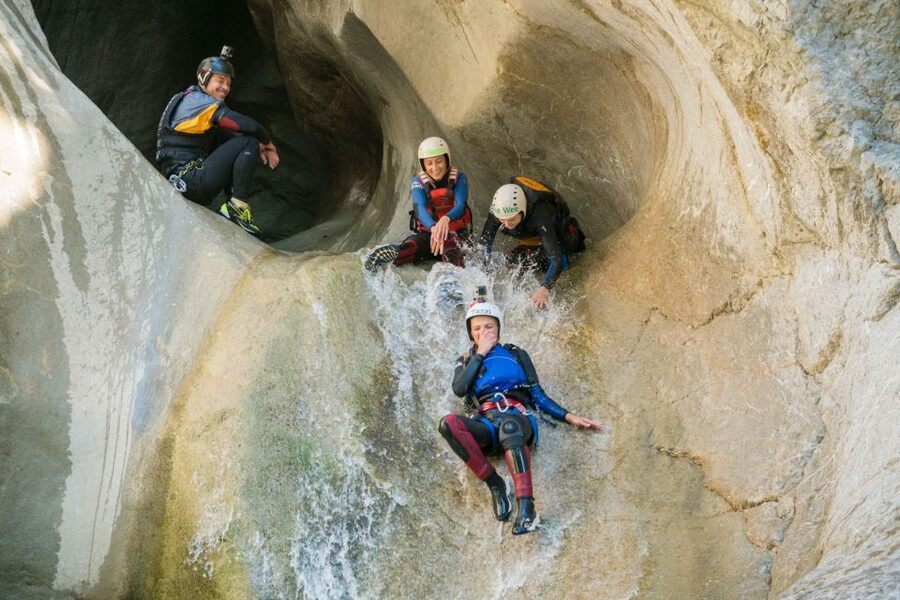 From Interlaken: Canyoning Chli Schliere - Rappelling beside waterfalls