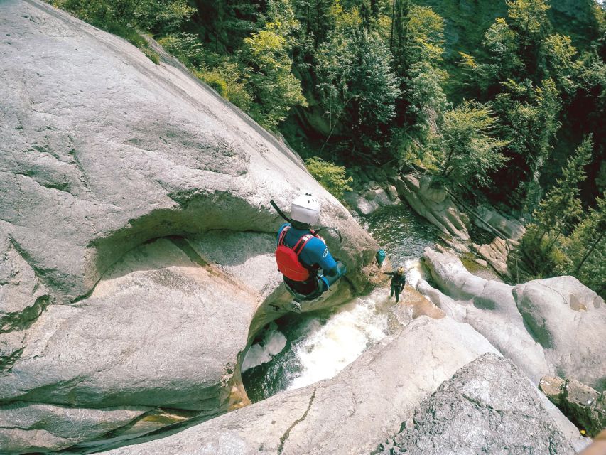 From Interlaken: Canyoning Chli Schliere - Lunch, showers, and the return to Interlaken