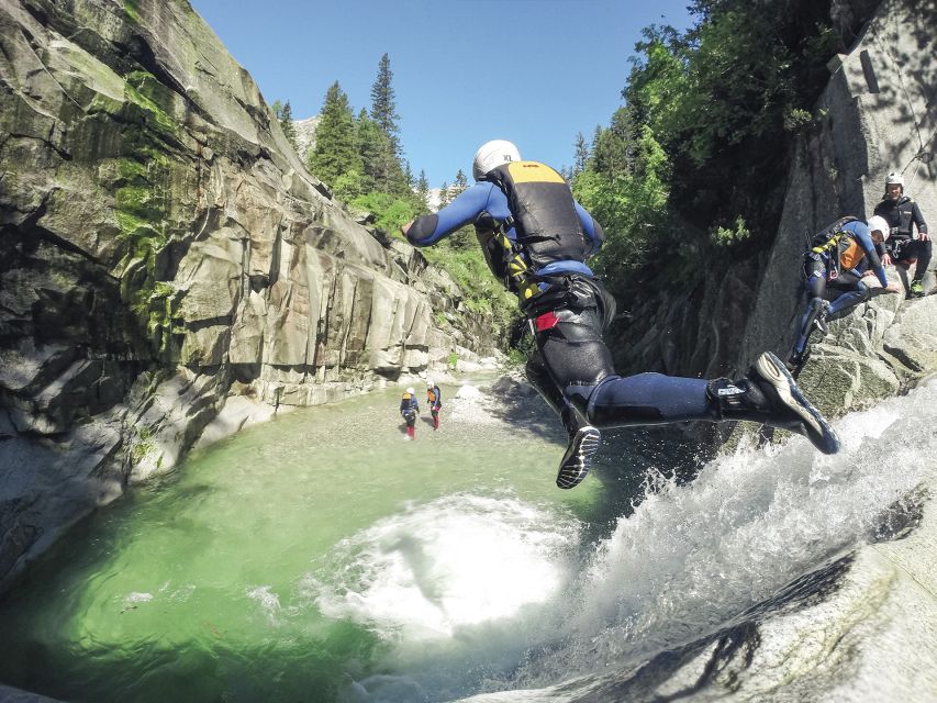 From Interlaken: Grimsel Gorge Canyoning Tour - One hour from Interlaken to Grimsel Gorge