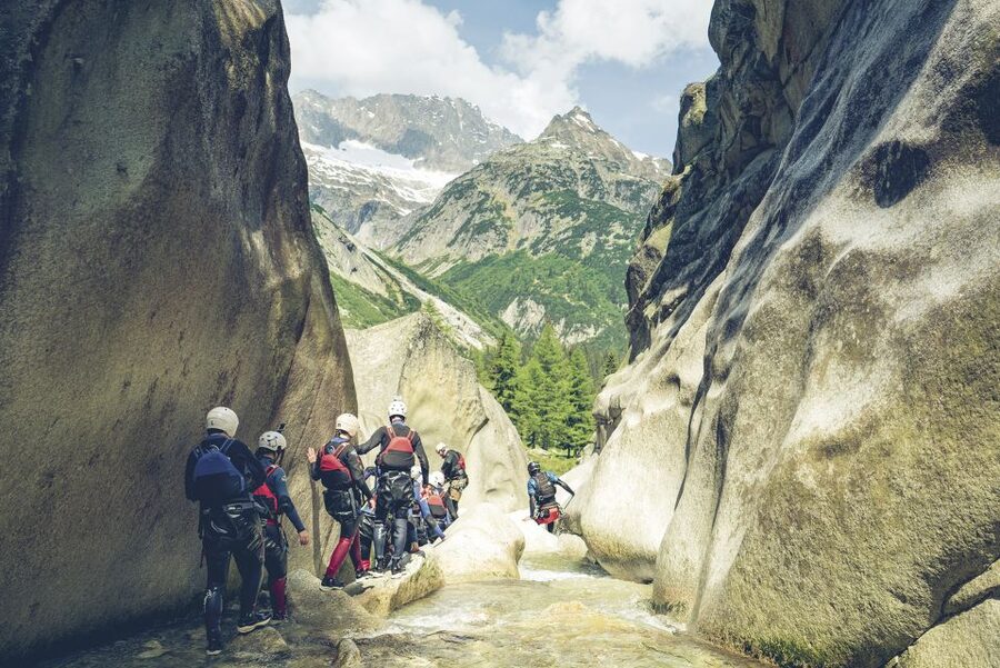 From Interlaken: Grimsel Gorge Canyoning Tour - A guided challenge with room to choose