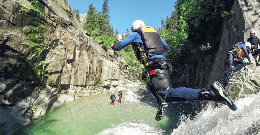 From Interlaken: Grimsel Gorge Canyoning Tour - Who should book this canyoning trip?
