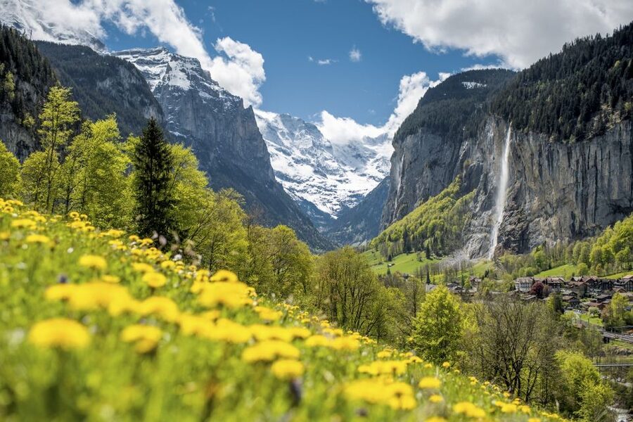 From Lucerne: Day Trip to Jungfraujoch – Top of Europe - The Eiger Express makes the first climb