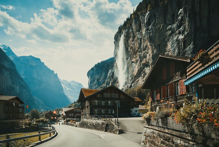 From Lucerne: Private Day Tour to Interlaken and Grindelwald - What the private car changes