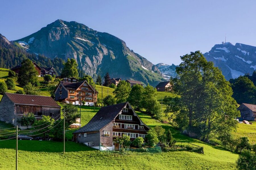 From Zurich: Bus Day Trip to Heidiland and Liechtenstein - The ride back beside Lake Walen
