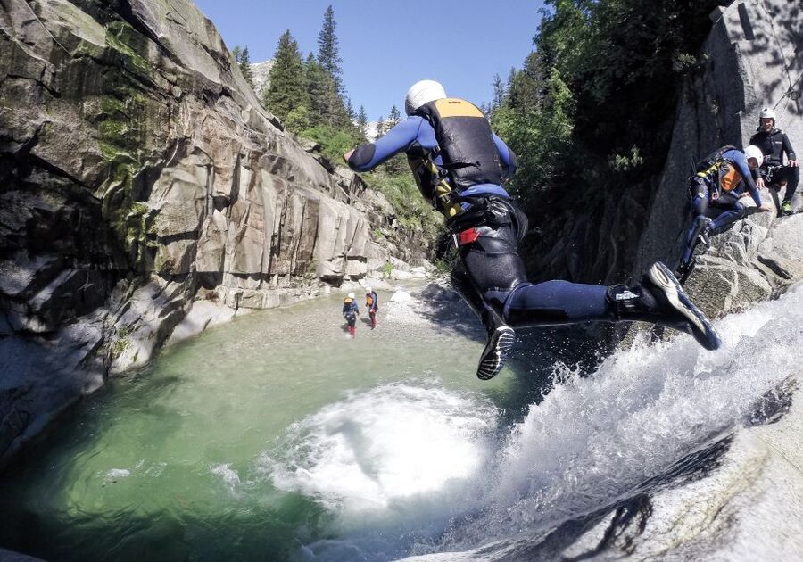 From Zurich: Canyoning in Interlaken - What the canyoning session actually involves