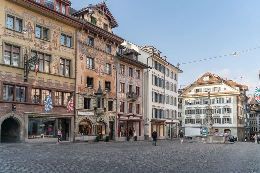 From Zurich: Day Trip to Lucerne with Optional Yacht Cruise - Adding the Lake Lucerne yacht cruise