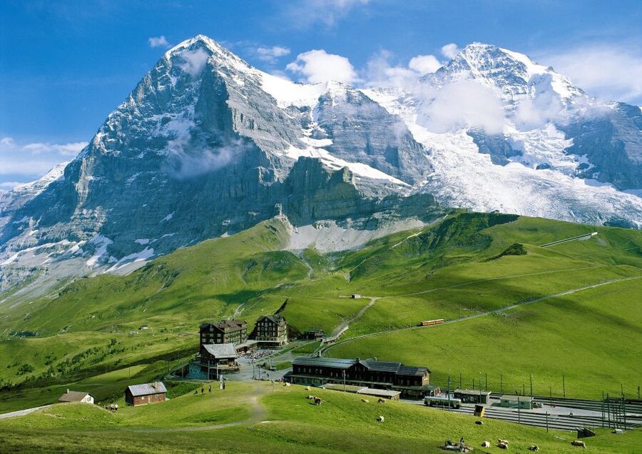 From Zurich: Mount Eiger Day Trip to Kleine Scheidegg - The mountain railway is the heart of the day