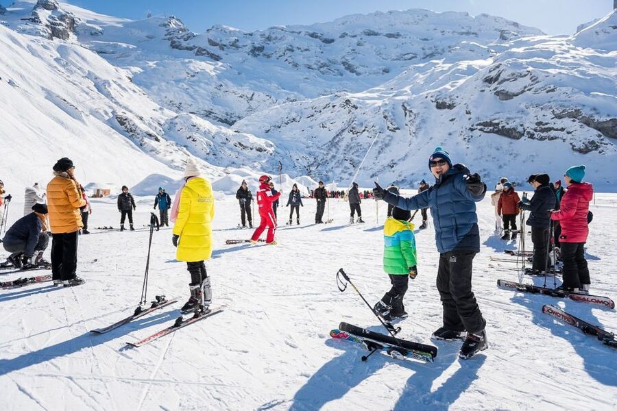 From Zurich: Mount Titlis Daytrip & first time Ski Adventure - Your first ski turns at Trübsee