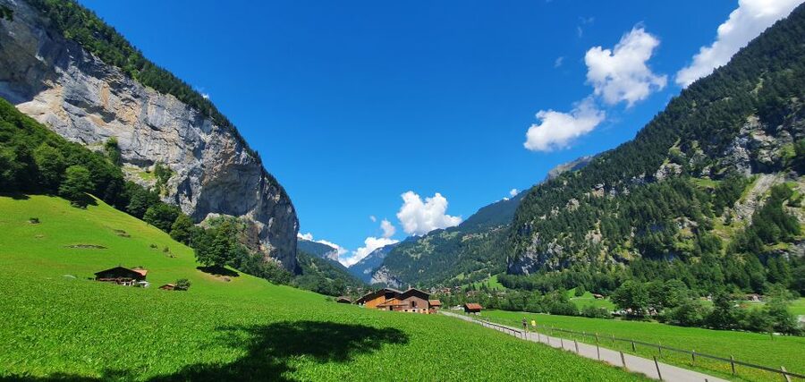 From Zurich: Waterfalls Valley & Aareschlucht Gorge Day Tour - Why Lauterbrunnen makes such a strong first stop