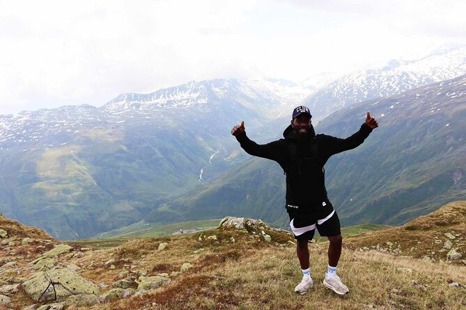 Full-Day Hiking Swiss Alps and Lake swim with Pick-up - How the guide shapes the day