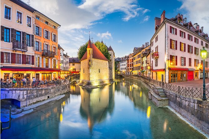 Full-Day Private Tour from Geneva to Annecy - Two hours in Annecy Old Town