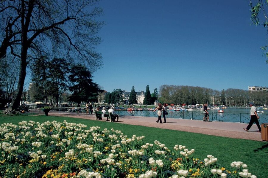 Geneva: Annecy, the Venice of the Alps and Geneva City Tour - Practical tips for a smoother day