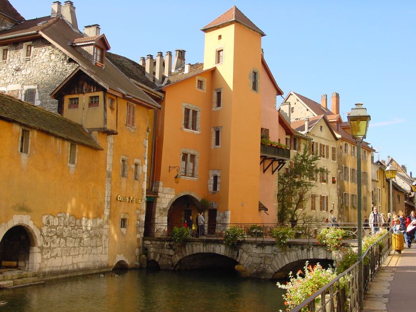 Geneva: Annecy, the Venice of the Alps and Geneva City Tour - Annecy begins with canals and old stone