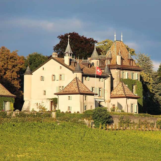 Geneva: Countryside and Wine tasting by E-Bike - Arriving at Domaine Les Perrières