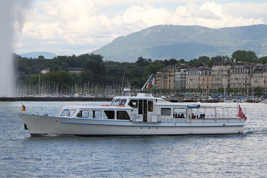 Geneva: Day Trip to Chamonix, Geneva City Tour + Cruise - Lake Geneva by boat